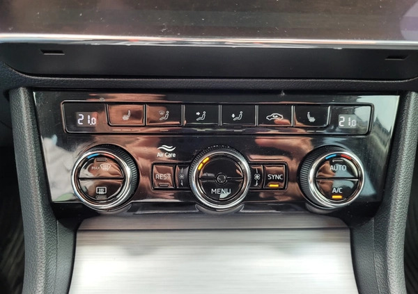 Skoda Superb cena 99900 przebieg: 78633, rok produkcji 2019 z Tychy małe 466